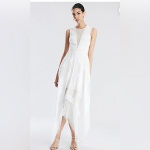 Fit, Fabric & Care
• 100% Nylon
• Hand Wash